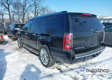 2014 GMC Yukon Xl 1500 Denali из США, поврежденный, VIN 1GKS2MEF2ER140467